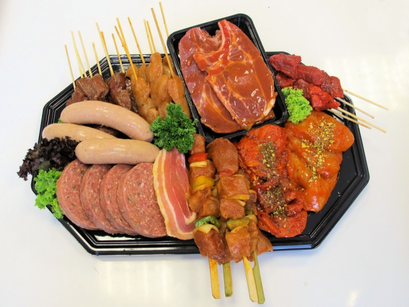 boucherie-CUERS-min_bbq_butcher_shop_supermarket_meal_party-766127